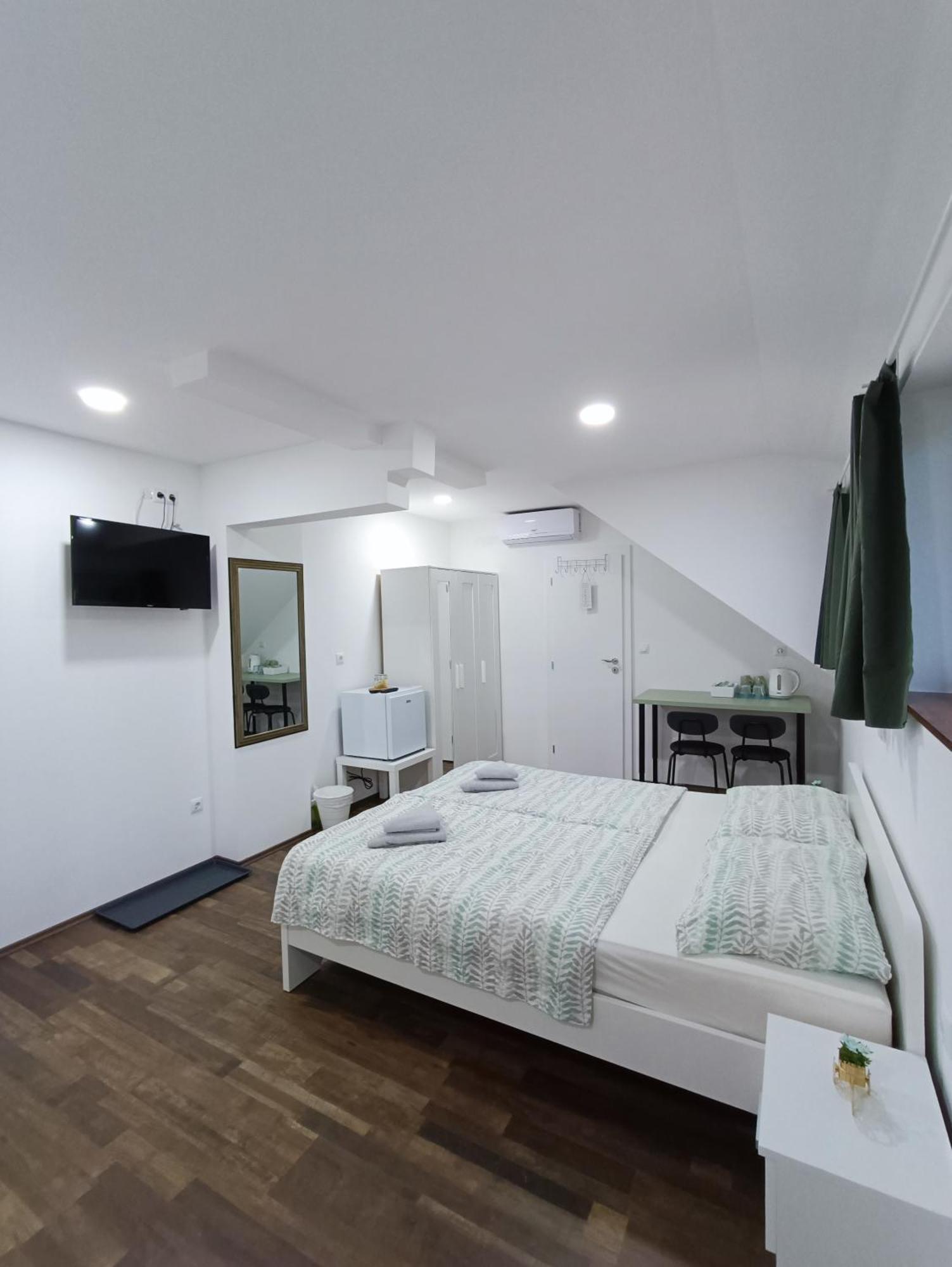 Apartment House Mesic Smoljanac
