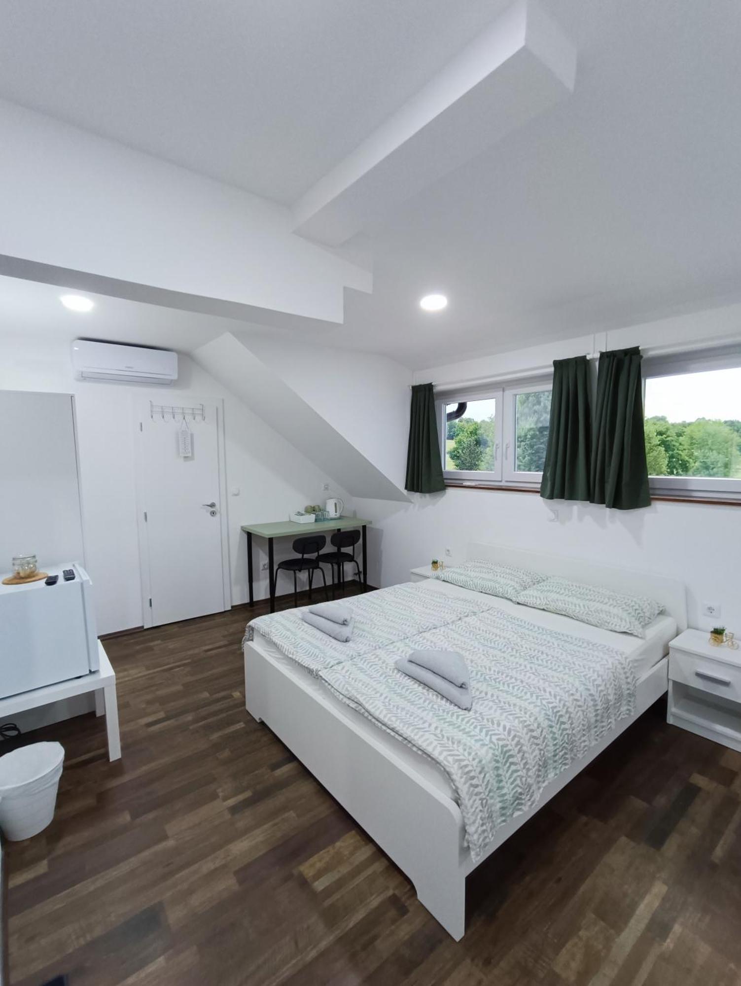Apartment House Mesic Smoljanac